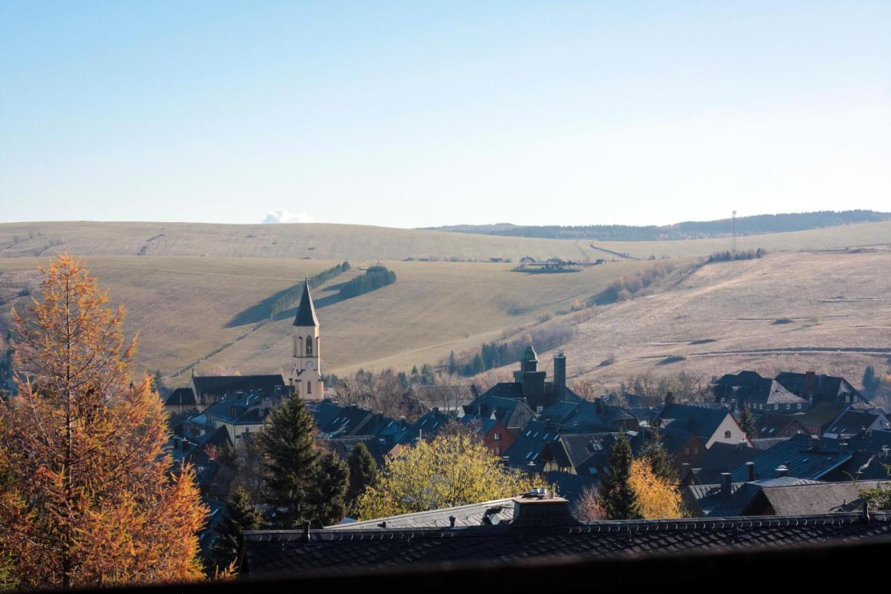 Haus Am Berg - Pension Direkt Am Skihang Oberwiesenthal Exteriör bild
